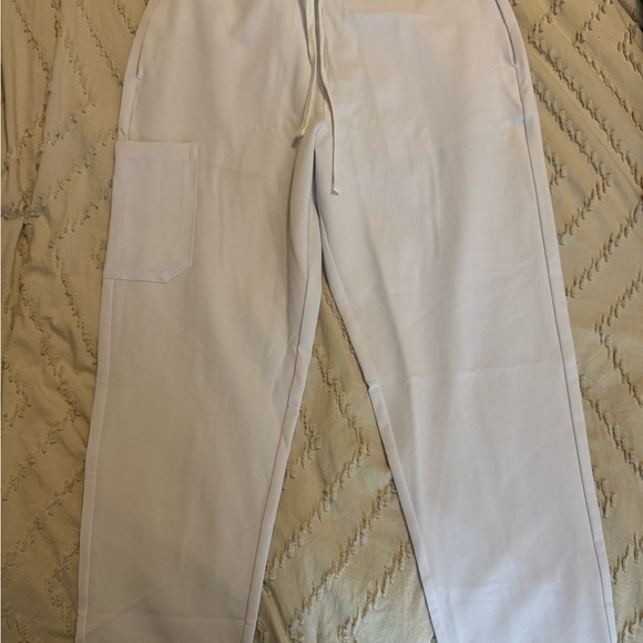 Mandala White Scrub Set - Picture 3 of 4